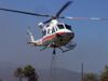 Un helicóptero de Protección Civil intervino ayer en el incendio que se declaró en el paraje La Ñorica