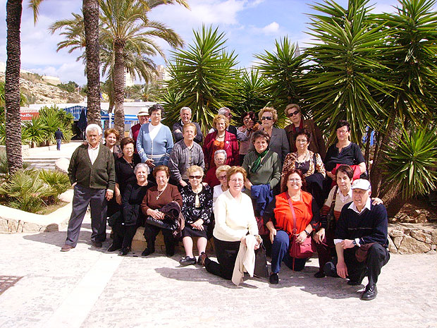 UN TOTAL DE 33 PERSONAS SOCIAS DEL CENTRO MUNICIPAL DE PERSONAS MAYORES DISFUTAN DE UNA SALIDA CULTURAL A LA LOCALIDAD ALICANTINA DE TEULADA-MORAIRA (2008), Foto 2