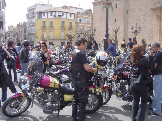 LOS MOTEROS DE LA XIII CONCENTRACIÓN CUSTOM DE ALHAMA INUNDAN TAMBIÉN DE RUIDO Y BUEN AMBIENTE LAS CALLES DE TOTANA , Foto 1