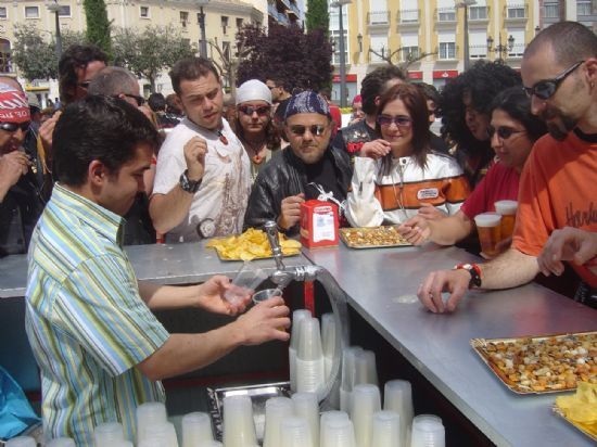 LOS MOTEROS DE LA XIII CONCENTRACIÓN CUSTOM DE ALHAMA INUNDAN TAMBIÉN DE RUIDO Y BUEN AMBIENTE LAS CALLES DE TOTANA , Foto 4
