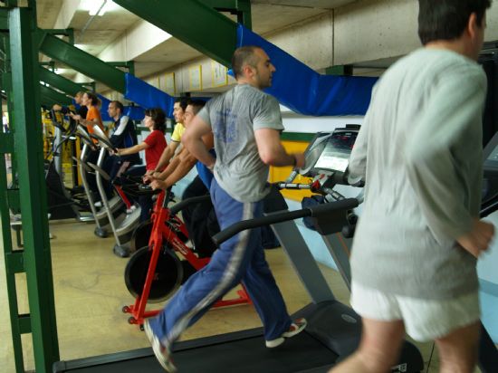 LA CONCEJALÍA DE DEPORTES RENUEVA LA MAYORÍA DE LOS APARATOS DEL GIMNASIO DEL PABELLÓN “MANOLO IBAÑEZ” CON UN PRESUPUESTO TOTAL DE 21.000 EUROS, Foto 1