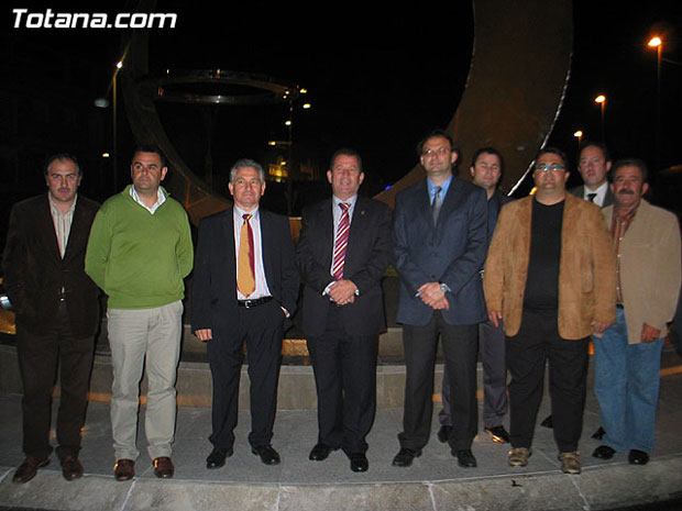 AUTORIDADES LOCALES INAUGURAN LAS OBRAS DE REFORMA DE LA TRAVESÍA DE LA AVENIDA JUAN CARLOS I DESDE EL SUBTERRÁNEO A LA RAMBLA DE LAS PERAS, Foto 1