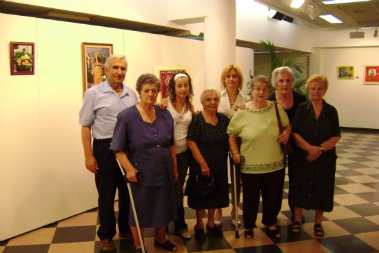 EL SERVICIO DE ESTANCIAS DIURNAS PARA ALZHEIMER, SEDA, REALIZA UNA VISITA A LA EXPOSICIÓN DE TRABAJOS MANUALES EN LA SALA “GREGORIO CEBRIÁN”, ENMARCADA EN SU PROGRAMA DE ACTIVIDADES Y SALIDAS, Foto 1