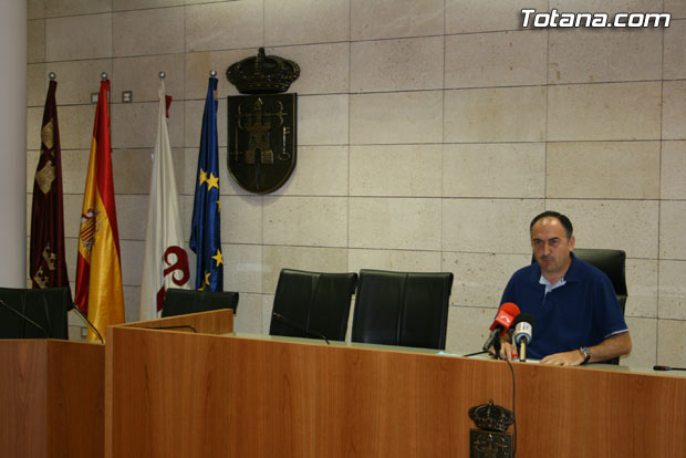 EL PORTAVOZ DEL EQUIPO DE GOBIERNO OFRECIÓ UNA RUEDA DE PRENSA PARA HACER UNA VALORACIÓN DEL PLENO ORDINARIO DEL MES DE JULIO, Foto 1