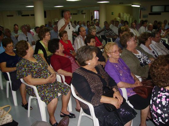 LA ASAMBLEA GENERAL DEL CENTRO MUNICIPAL DE PERSONAS MAYORES ACUERDA ADELANTAR LA CELEBRACIÓN DE LAS FIESTAS AL MES DE JUNIO PARA EL PRÓXIMO AÑO, Foto 2