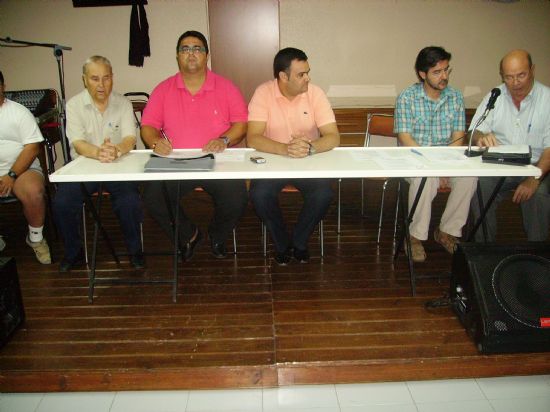 LA ASAMBLEA GENERAL DEL CENTRO MUNICIPAL DE PERSONAS MAYORES ACUERDA ADELANTAR LA CELEBRACIÓN DE LAS FIESTAS AL MES DE JUNIO PARA EL PRÓXIMO AÑO, Foto 3