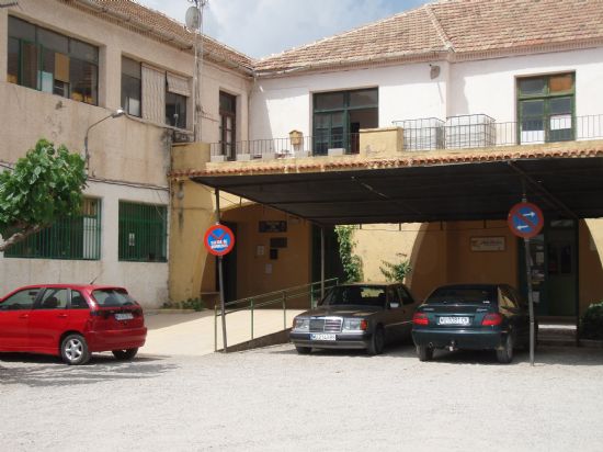 LA JUNTA LOCAL DE GOBIERNO APRUEBA LA REUTILIZACIÓN Y ADECUACIÓN DEL ANTIGUO INSTITUTO DE BACHILLERATO COMO INFRAESTRCUTURA PARTICIPATIVA (2007), Foto 1