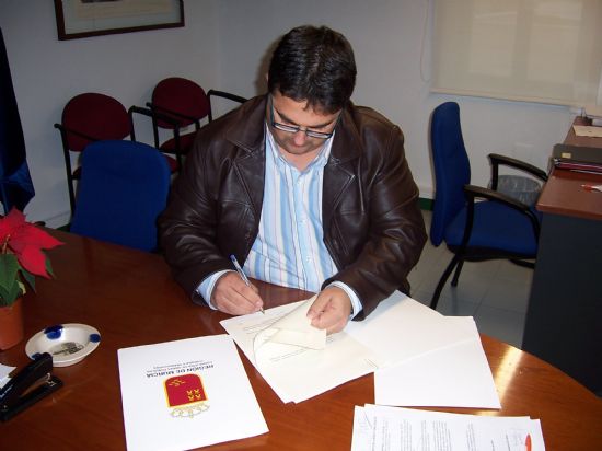 LA CONSEJERÍA DE OBRAS PÚBLICAS FIRMA UN CONVENIO CON EL AYUNTAMIENTO DE TOTANA POR IMPORTE DE MÁS DE 1,1 MILLONES DE EUROS PARA SUBVENCIONAR LA ADQUISICIÓN DE LA CASA DEL GENERAL AZNAR (2008), Foto 1