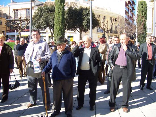 GRAN ÉXITO DE LA “MUESTRA DE CUADRILLAS POPULARES” DE TOTANA, QUE CONTÓ CON LA MÚSICA Y EL BAILE DE LAS CUADRLLAS DE LA HOYA, ALEDO Y EL RAIGUERO EN LA PLAZA DE LA BALSA VIEJA DE LA LOCALIDAD (2008), Foto 6
