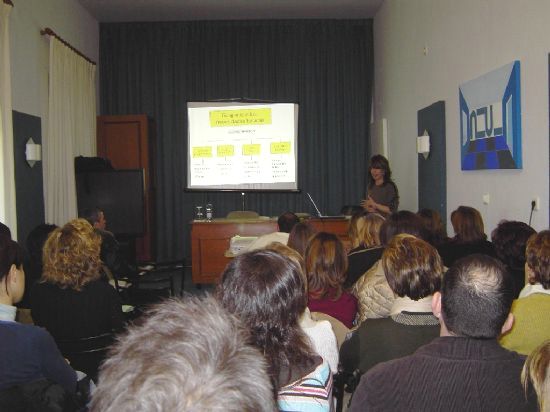 ÉXITO DE PARTICIPACIÓN DE DOCENTES Y ORGANIZACIÓN EN LA I JORNADA SOBRE ENSEÑANZA EN TOTANA , Foto 1