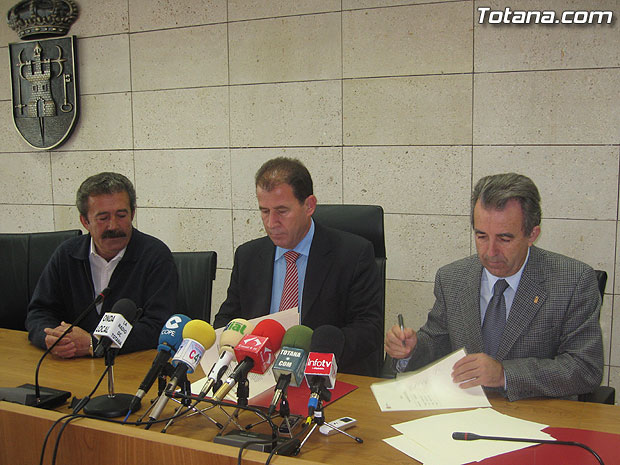 MÁS DE SEIS KILÓMETROS DE CAMINOS RURALES SERÁN ACONDICIONADOS EN EL MUNICIPIO DE TOTANA (2007), Foto 1