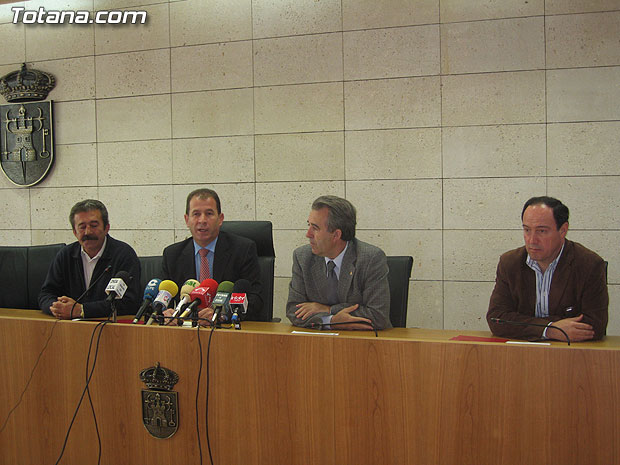 MÁS DE SEIS KILÓMETROS DE CAMINOS RURALES SERÁN ACONDICIONADOS EN EL MUNICIPIO DE TOTANA (2007), Foto 2
