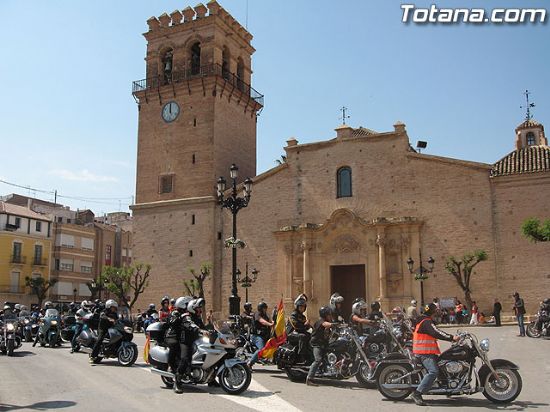 MÁS DE UN MILLAR MOTEROS QUE PARTICIPARON EN LA XIV CONCENTRACIÓN DE MOTOS CUSTOM DE ALHAMA VISITARON LA CIUDAD DE TOTANA, Foto 1