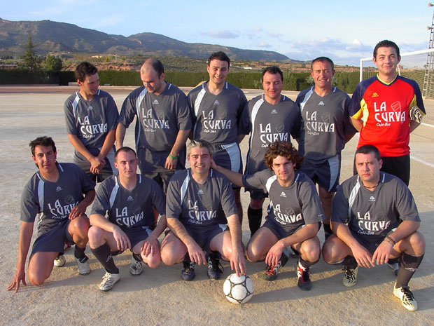LA LIGA DE FÚTBOL AFICIONADO “JUEGA LIMPIO” AFRONTA LA RECTA FINAL DE LA COMPETICIÓN CON EL EQUIPO ESPARZA Y MARTINEZ LIDERANDO LA CLASIFICACION DEL TROFEO JUEGO LIMPIO, Foto 1