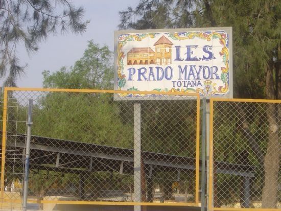 EL AYUNTAMIENTO DE TOTANA SOLICITA A LA CONSEJERÍA DE EDUCACIÓN LA IMPLANTACIÓN DEL PROGRAMA DE SECCIONES BILINGÜES ESPAÑOL-INGLÉS EN EL IES PRADO MAYOR, Foto 1