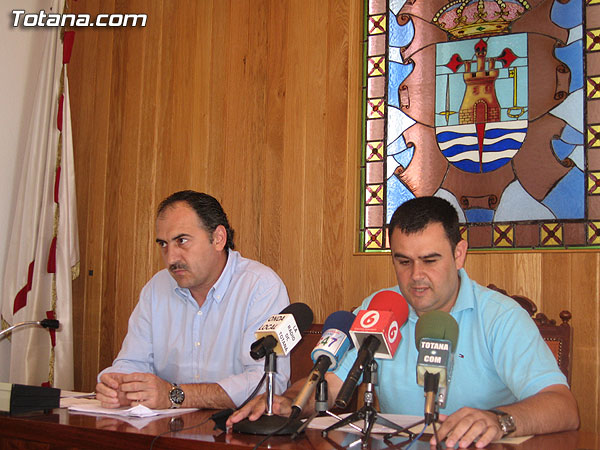 EL AYUNTAMIENTO DE TOTANA ADJUDICA LA REDACCIÓN DEL PROYECTO PARA LA INSTALACIÓN DEL CÉSPED ARTIFICIAL EN EL CAMPO DE FÚTBOL DEL PARETÓN, Foto 1