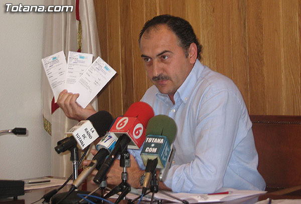 EL AYUNTAMIENTO DE TOTANA ADJUDICA LA REDACCIÓN DEL PROYECTO PARA LA INSTALACIÓN DEL CÉSPED ARTIFICIAL EN EL CAMPO DE FÚTBOL DEL PARETÓN, Foto 3