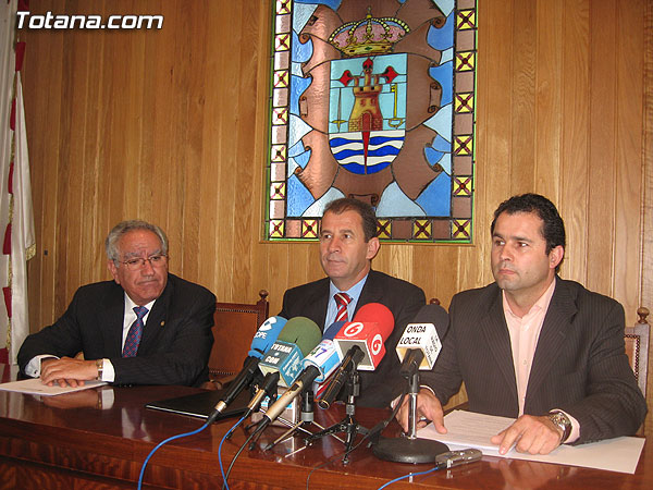 LA CÁMARA DE COMERCIO E INDUSTRIA DE MURCIA Y EL AYUNTAMIENTO DE TOTANA SUSCRIBEN UN CONVENIO DE COLABORACIÓN PARA PRESTAR APOYO AL SECTOR ARTESANO, Foto 1