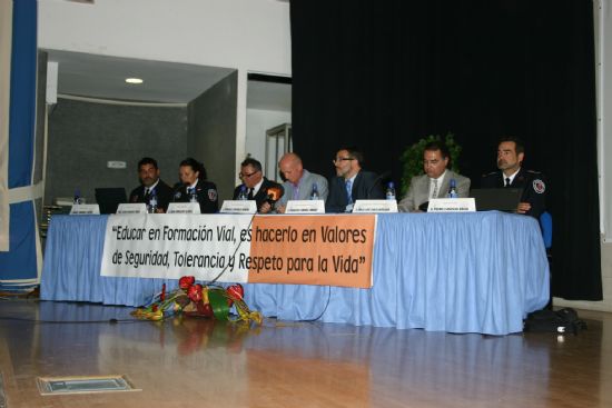 AGENTES DE LA POLICÍA LOCAL DE TOTANA PARTICIPAN EN UNA MESA REDONDA SOBRE EDUCACIÓN VIAL CELEBRADA EN LAS TORRES DE COTILLAS, Foto 3