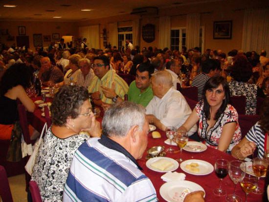 MÁS DE 400 PERSONAS ASISTEN A LA CENA-GALA DE CLAUSURA DE LAS ACTIVIDADES QUE SE DESARROLLAN EN EL CENTRO MUNICIPAL DE LAS PERSONAS MAYORES, Foto 6