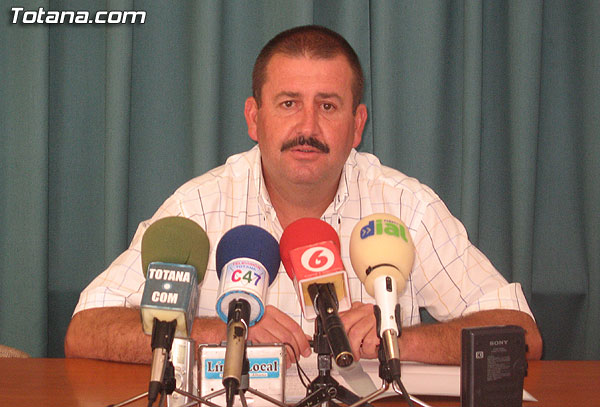 EL PORTAVOZ SOCIALISTA CALIFICÓ DE “PATÉTICAS” LAS INTERVENCIONES DEL ALCALDE Y EL CONCEJAL DE EDUCACIÓN EN LA INAUGURACIÓN DEL CURSO ESCOLAR., Foto 1