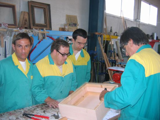 EL CENTRO OCUPACIONAL “JOSÉ MOYÁ” RETOMA SUS ACTIVIDADES Y PROGRAMAS DE EDUCACIÓN TERAPÉUTICA CON LOS 32 USUARIOS QUE RECIBEN ATENCIÓN EN EL CENTRO TRAS LAS VACACIONES ESTIVALES (2007), Foto 1