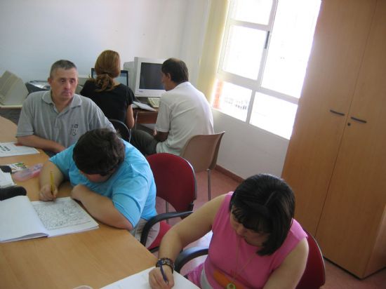 EL CENTRO OCUPACIONAL “JOSÉ MOYÁ” RETOMA SUS ACTIVIDADES Y PROGRAMAS DE EDUCACIÓN TERAPÉUTICA CON LOS 32 USUARIOS QUE RECIBEN ATENCIÓN EN EL CENTRO TRAS LAS VACACIONES ESTIVALES (2007), Foto 2