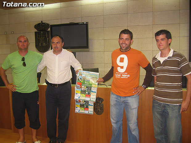 PRESENTAN LA “I LIGA KAIXER DE FÚTBOL 7-TOTANA” PARA EQUIPOS DE LOS MUNICIPIOS DEL BAJO GUADALENTÍN, CUYO PLAZO DE INSCRIPCIÓN PERMANECERÁ ABIERTO HASTA EL DÍA 22 DE OCTUBRE, Foto 1