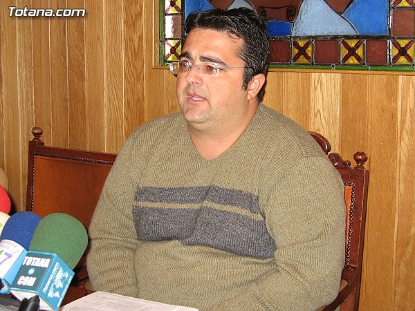 EL CONCEJAL DE URBANISMO MANTIENE RONDA DE ENCUENTROS CON VECINOS DE LÉBOR, ARTESANOS Y ASOCIACIÓN DE VECINOS DE LOS HUERTOS PARA Y REALIZA UNA PROPUESTA CON LAS PRIMERAS MODIFICACIONES FORMALES AL PGMO, Foto 1