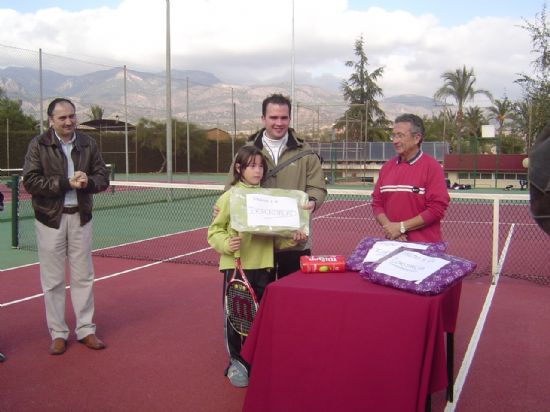 FINALIZA CON GRAN ÉXITO EL PRIMER CAMPEONATO DE TENIS “RAQUETA NAVIDEÑA” QUE S CELEBRÓ EN EL POLIDEPORTIVO MUNICIPAL 6 DE DICIEMBRE, Foto 3
