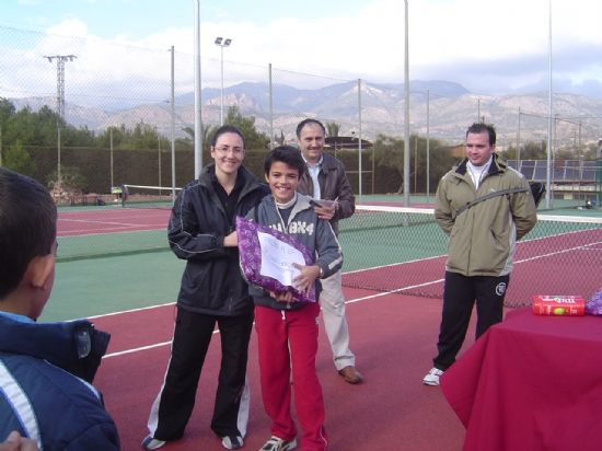 FINALIZA CON GRAN ÉXITO EL PRIMER CAMPEONATO DE TENIS “RAQUETA NAVIDEÑA” QUE S CELEBRÓ EN EL POLIDEPORTIVO MUNICIPAL 6 DE DICIEMBRE, Foto 4