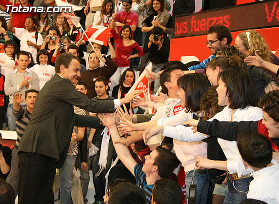 Juventudes Socialistas de Totana: Zapatero cumple sus promesas con los jóvenes, Foto 1