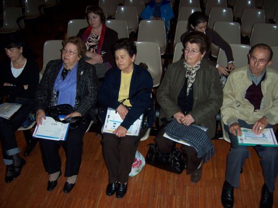 LA CONCEJAL DE MUJER E IGUALDAD DE OPORTUNIDADES INAUGURA LA CHARLA SOBRE “LA LEY DE LA DEPENDENCIA” ORGANIZADA EN EL CENTRO SOCIOCULTURAL LA CÁRCEL (2008), Foto 3
