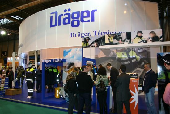 UNA DELEGACIÓN TOTANERA INTEGRADA POR REPRESENTANTES DE LA POLICÍA LOCAL Y PROTECCIÓN CIVIL DE LA LOCALIDAD ASISTE AL “SALÓN INTERNACIONAL DE LA SEGURIDAD, SICUR´2008” (2008), Foto 1