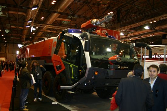 UNA DELEGACIÓN TOTANERA INTEGRADA POR REPRESENTANTES DE LA POLICÍA LOCAL Y PROTECCIÓN CIVIL DE LA LOCALIDAD ASISTE AL “SALÓN INTERNACIONAL DE LA SEGURIDAD, SICUR´2008” (2008), Foto 7
