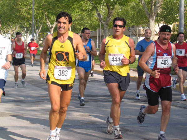 MIEMBROS DEL CLUB DE ATLETISMO ÓPTICA SANTA EULALIA PARTICIPARON EN LA 1ª MEDIA MARATÓN “PLAYAS DEL PILAR”, Foto 6
