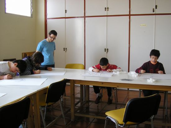 UN TOTAL DE ONCE PARTICIPANTES ESTÁN REALIZANDO EL “TALLER DE PINTURA”, ORGANIZADO POR JUVENTUD PARA NIÑ@S DE 6 A 14 AÑOS, QUE ESTÁ ENMARCADO EN EL PROGRAMA “MISCELÁNEA JOVEN”, Foto 1