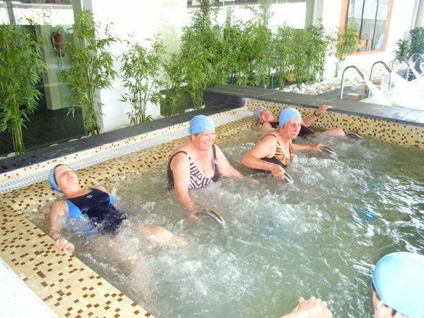 ORGANIZAN UN VIAJE DE CONVIVENCIA AL SPA DEL HOTEL SENSOL DIRIGIDO A LOS ALUMNOS MAYORES DE LA PISCINA CUBIERTA MUNICIPAL, Foto 5