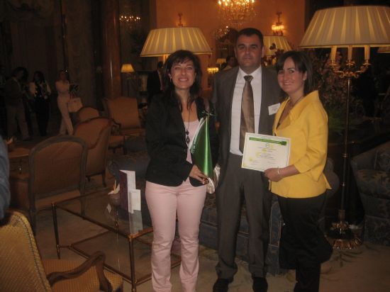 EL ALCALDE DE TOTANA RECOGE EL PREMIO “BANDERA VERDE, MUNICIPIO RESPONSABLE” EN LA MODALIDAD DE RESIDUOS, LIMPIEZA VIARIA Y JARDINERÍA, Foto 1