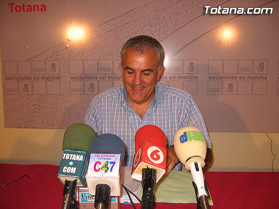 EL PSOE ASEGURA QUE HAY PRUEBAS SUFICIENTES PARA ACREDITAR QUE SE HA ESTADO AMPARANDO DESDE EL GOBIERNO MUNICIPAL A EMPRESAS SIN LICENCIAS DE OBRAS Y ACTIVIDAD, Foto 1