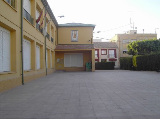 EL CONSISTORIO SOLICITARÁ UNA SUBVENCIÓN A LA COMUNIDAD AUTÓNOMA PARA LA INSTALACIÓN DE UN ASCENSOR EN EL C.P. SANTA EULALIA CON EL FIN DE ELIMINAR BARRERAS ARQUITECTÓNICAS, Foto 1