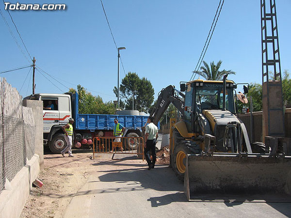 LOS VECINOS DE “LA CHARCA” Y DE “LOS HUERTOS” SE VERÁN BENEFICIADOS CON LA SEGUNDA FASE DE LAS OBRAS DEL COLECTOR DE AGUAS RESIDUALES QUE ESTÁ PREVISTO FINALICEN PARA SEPTIEMBRE, Foto 1