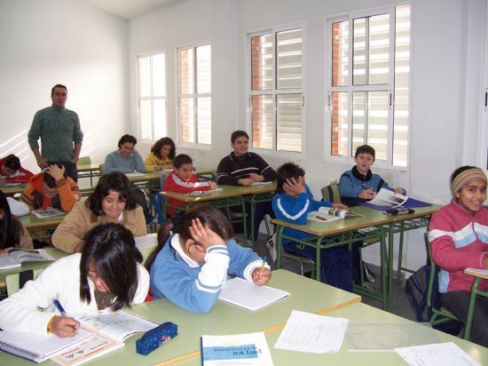 LA CONSEJERÍA DE EDUCACIÓN CONCEDE UNA SUBVENCIÓN AL AYUNTAMIENTO DE TOTANA PARA CONTINUAR CON LAS ACTUACIONES DEL PLAN MUNICIPAL DE PREVENCIÓN Y CONTROL DEL ABSENTISMO ESCOLAR (2007), Foto 1
