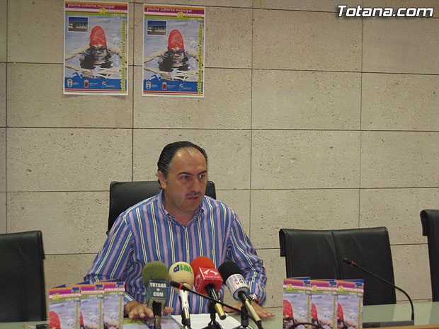 LAS INSCRIPCIONES PARA REALIZAR ACTIVIDADES DEPORTIVAS ACUÁTICAS DURANTE LA TEMPORADA 07/08 EN LA PISCINA CUBIERTA COMENZARÁN EL PRÓXIMO MIÉRCOLES 5 DE SEPTIEMBRE A LAS OCHO Y MEDIA DE LA MAÑANA, Foto 1