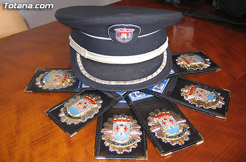 TOMAN POSESIÓN DE SUS CARGOS EN TOTANA LOS TRES NUEVOS AGENTES DE LA POLICÍA LOCAL Y LOS TRES NUEVOS CABOS, Foto 1