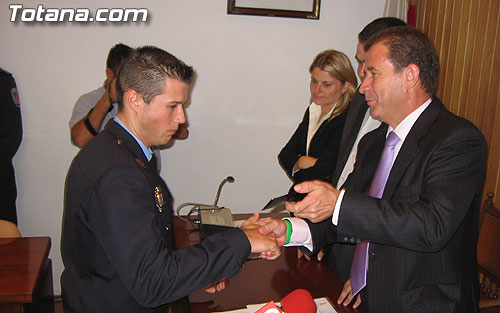 TOMAN POSESIÓN DE SUS CARGOS EN TOTANA LOS TRES NUEVOS AGENTES DE LA POLICÍA LOCAL Y LOS TRES NUEVOS CABOS, Foto 7