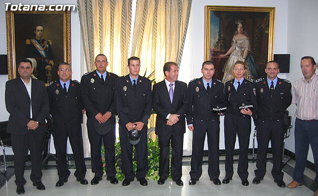 TOMAN POSESIÓN DE SUS CARGOS EN TOTANA LOS TRES NUEVOS AGENTES DE LA POLICÍA LOCAL Y LOS TRES NUEVOS CABOS, Foto 8