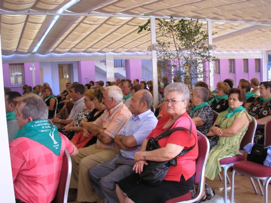 AUTORIDADES LOCALES ASISTEN A LA EUCARISTÍA Y AL HOMENAJE REALIZADO EN MEMORIA DE LOS MIEMBROS FALLECIDOS DE LA ASOCIACIÓN DE FAMILIARES Y ENFERMOS DE ALZHEIMER “LA CARRASCA DE TOTANA” (2007), Foto 3