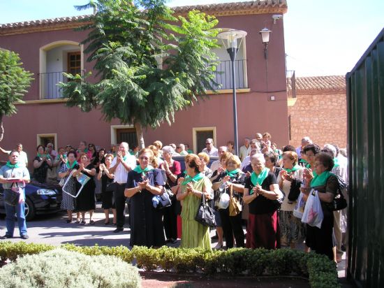AUTORIDADES LOCALES ASISTEN A LA EUCARISTÍA Y AL HOMENAJE REALIZADO EN MEMORIA DE LOS MIEMBROS FALLECIDOS DE LA ASOCIACIÓN DE FAMILIARES Y ENFERMOS DE ALZHEIMER “LA CARRASCA DE TOTANA” (2007), Foto 5