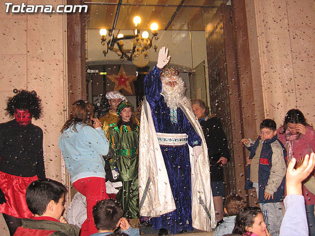 LOS REYES MAGOS REPARTIRÁN MÁS DE 40.000 JUGUETES DESDE LAS CARROZAS EN LA CABALGATA DE TOTANA, Foto 1